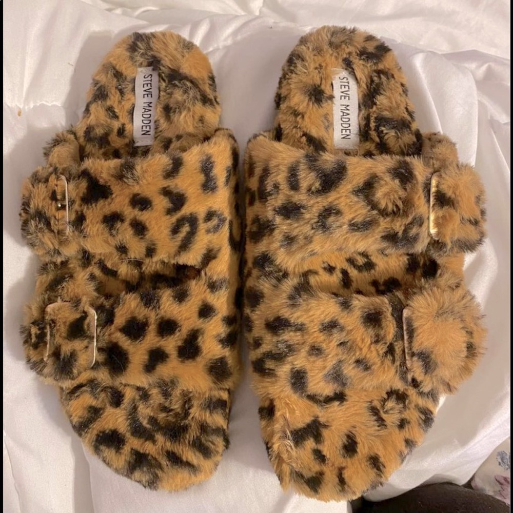 Steve Madden “StayCation” Slides ✨